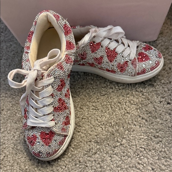 Heart Patterned Sneakers with Rhinestones - Picture 4 of 4